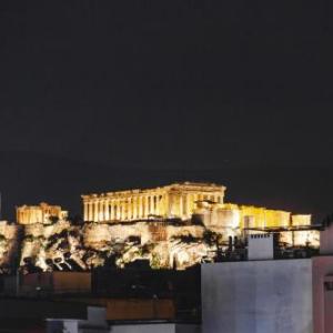 Elegant Central Apartments - Acropolis View & Garden in Athens