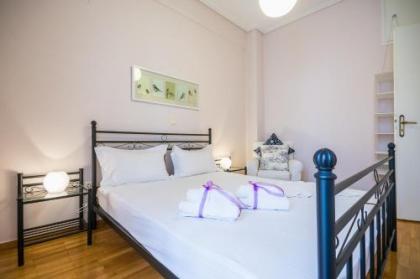 Comfortable Central Athens Flat by Cloudkeys - image 14