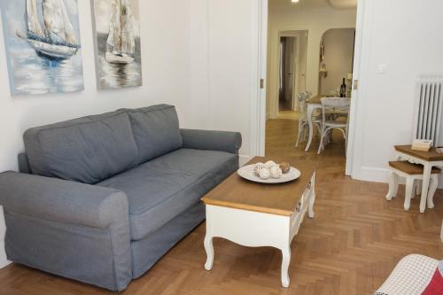 Elegant 2BD Apartment in the heart of Athens - image 3
