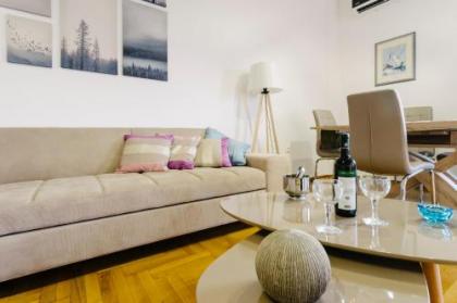 Bright 2 bedrooms apt. in the heart of Athens w stunning views to Acropolis - image 15
