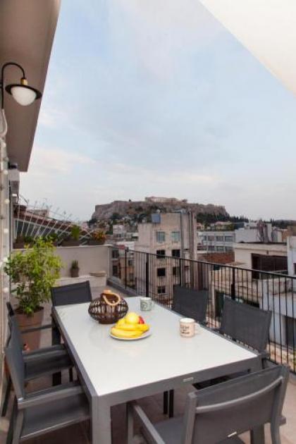 Cozy Penthouse With Stunning View To Acropolis! - image 5