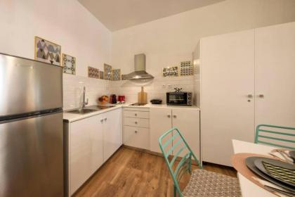 Exquisite apartment in the center of Athens - image 14