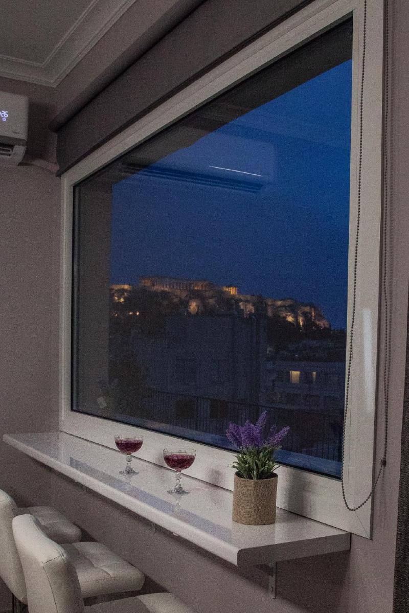 Cozy Penthouse with Stunning view to Acropolis! - image 5
