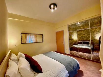 Chic Elegant Fully Renovated Apt Kolonaki! - image 2