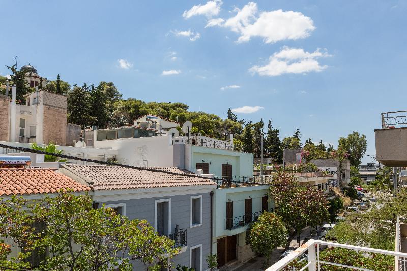 Flat & Roof Garden in the Heart of Historic Athens - image 4