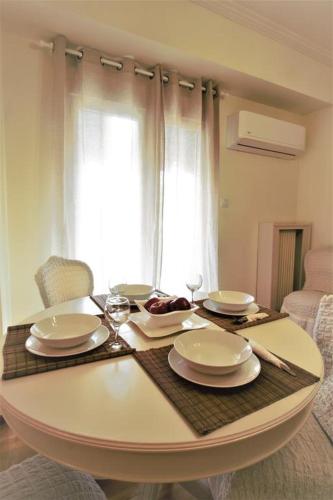 Gazi apartment with Acropolis views - image 3