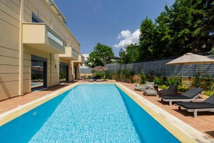 Faros Villa Sleeps 12 with Pool and Air Con - image 3