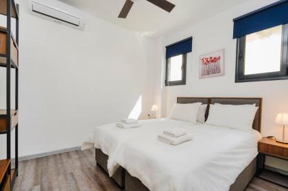 Sanders Home Suites - Pleasant 1-Bedroom Apartment - image 7