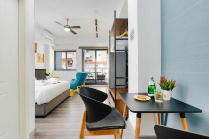Sanders Home Suites - Petite Studio Apartment 