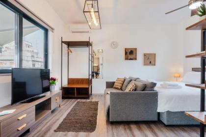 Sanders Home Suites - Delightful Studio Apartment Athens