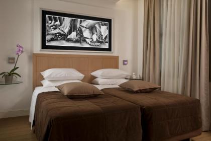 Chic Hotel - image 22