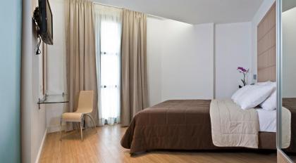 Chic Hotel - image 27
