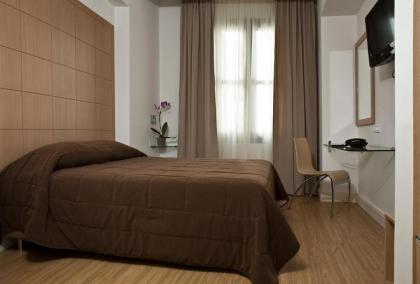 Chic Hotel - image 28
