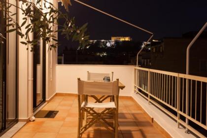 Explore Nightlife Near an Apartment With an Acropolis View - image 23