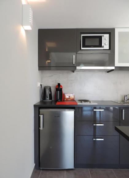 Apartment in the Centre of Athens - image 25