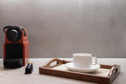 Ideal 4 bdr Apartment in Plaka for 10! - image 22