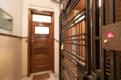 Ideal 4 bdr Apartment in Plaka for 10! - image 25