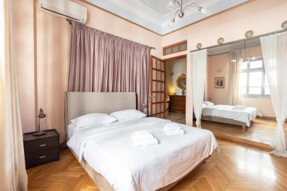 Ideal 4 bdr Apartment in Plaka for 10! - image 30