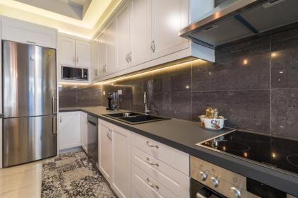 Comfortable and Spacious 2 bdr Apt - image 25