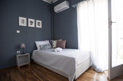 Modern-Vintage apartment by Acropolis museum - image 21