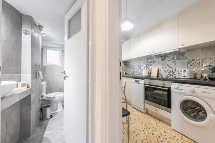 Bright apt in the heart of Athens - image 22