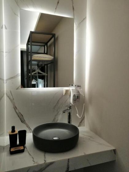 24K Athena Suites - image 30