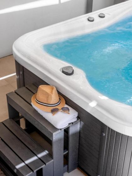 Supreme Luxury Suites by Athens Stay - image 23