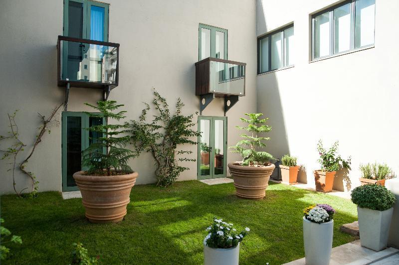 Athenaeum Eridanus Luxury Hotel - image 2