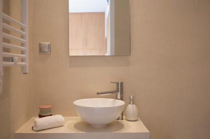 Stunning Acropolis view apartment - image 2