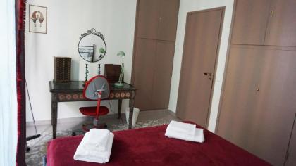 A few steps away from Syntagma and Plaka by Athenian Homes - image 22
