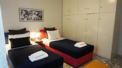 A few steps away from Syntagma and Plaka by Athenian Homes - image 29