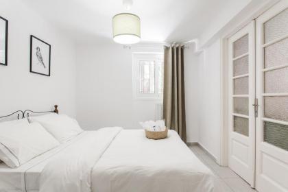 Plaka's Hyatt - image 21