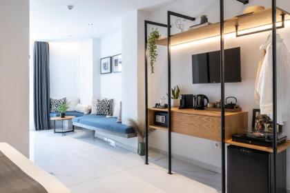 Melo Athens - image 29