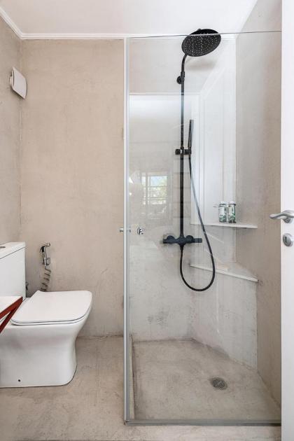 Unique solar penthouse with jacuzzi and sauna in central Athens - image 25