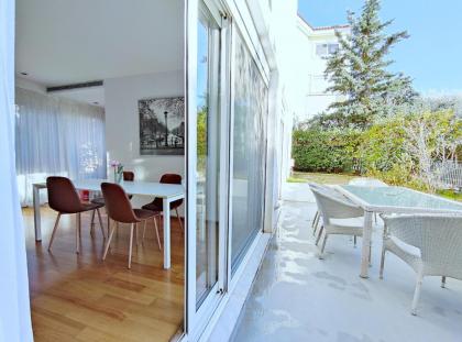Verde Apartments - image 25