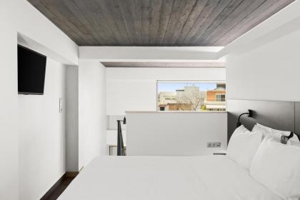 ATHENIAN VIEW LOFT - image 28