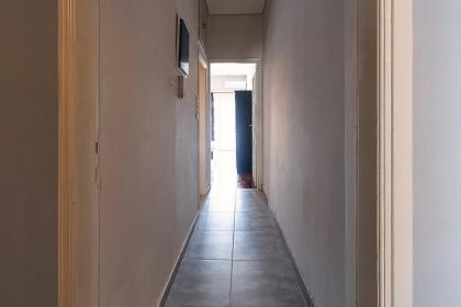 Topfloor central apt with urban views3' to metro - image 29
