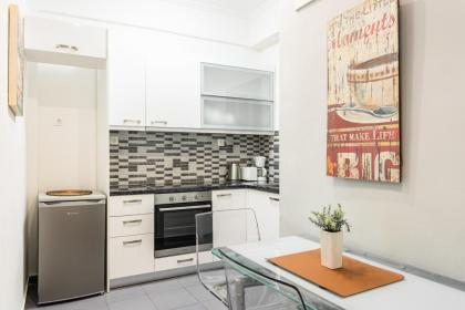 Nicholas Point Apartments and Rooms - image 22