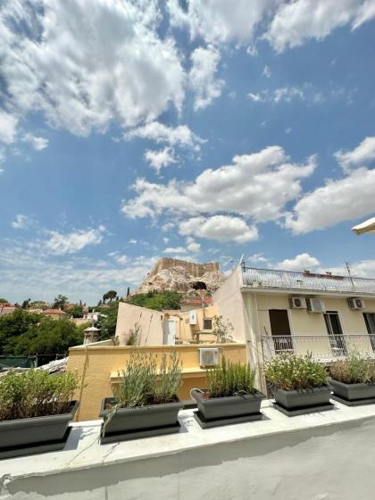 Step One | Luxury Suites right in the heart of Acropolis next to metro station - image 21