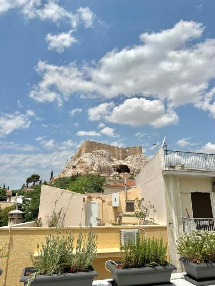 Step One | Luxury Suites right in the heart of Acropolis next to metro station - image 22