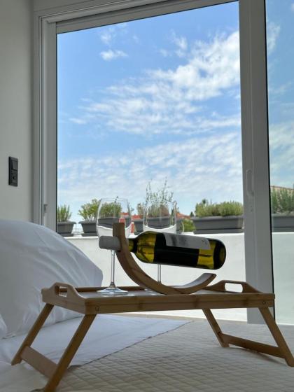 Step One | Luxury Suites right in the heart of Acropolis next to metro station - image 23