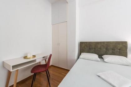 Victoria Prestige Suites Apartments - image 24
