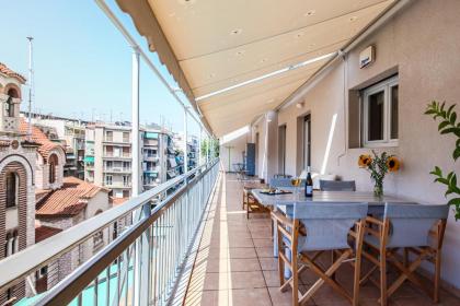 Penthouse Gem with Outstanding Acropolis View - image 25