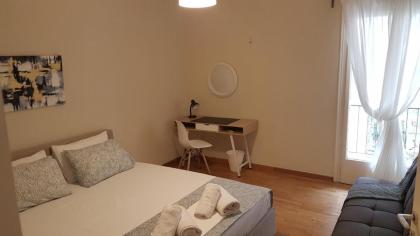 Begonia-Athens Center 6 BD 25 BATH - image 22