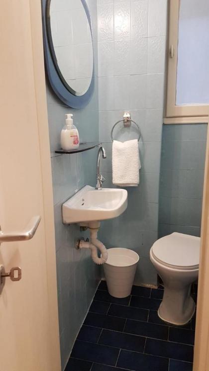 Begonia-Athens Center 6 BD 25 BATH - image 24