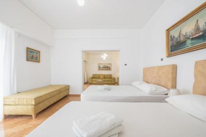 Victoria Majestic Suites Apartments - image 21