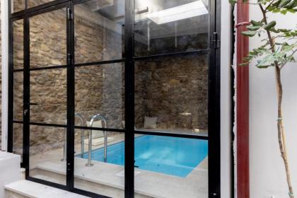 Incomparable Plaka's Luxury Apt Private Pool - image 28