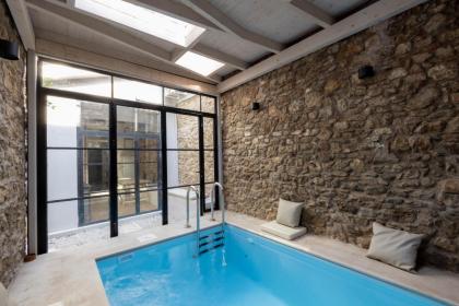 Incomparable Plaka's Luxury Apt Private Pool - image 30
