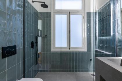 3bdr Modern Design & Bright Interiors in Plaka - image 23