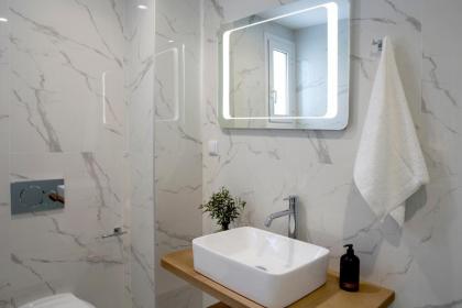 Hypnos Inn Athens - image 26